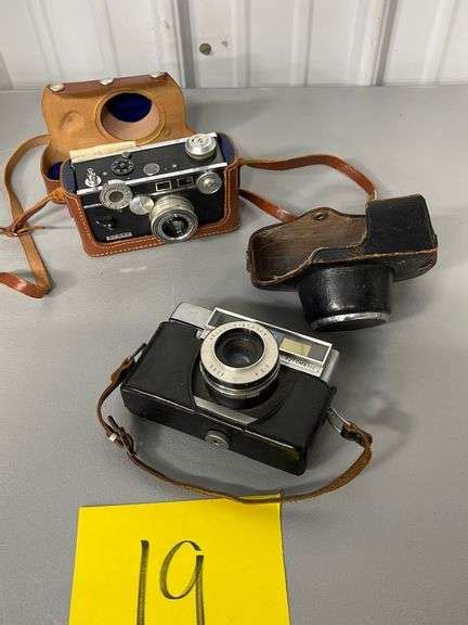 2 Antique Argus Cameras Earls Auction Company