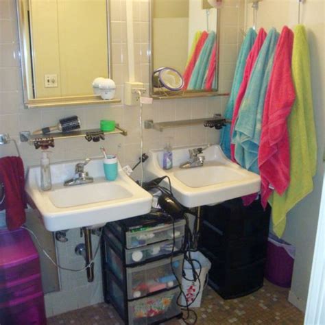 dorm bathroom ideas college apartment decor inspo and pictures 2023