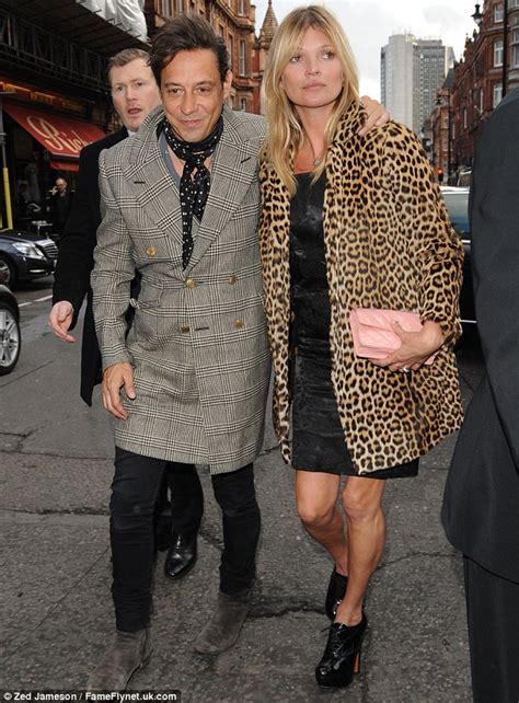 Kate Moss Celebrates 40th Birthday With Husband Jamie Hince And Pals Daily Mail Online