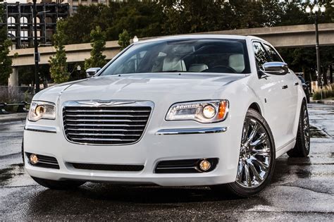 Used 2014 Chrysler 300 For Sale Pricing And Features Edmunds