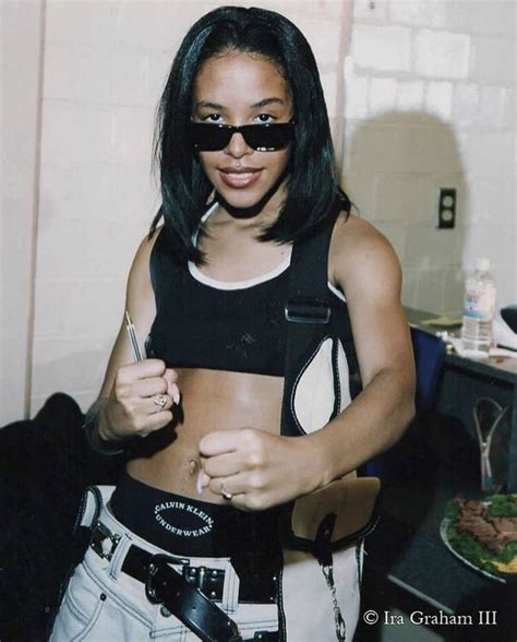 Pin By Alexis Michelle On • L I Y A H Aaliyah Style Aaliyah Haughton Rare Photos Aaliyah