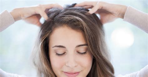 How To Massage Hair With Oil For Perfect Hair Growth