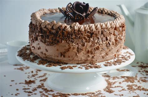 Pyszny tort czekoladowy z kremem śmietanowo serowym Kulinarne pyszności Molki