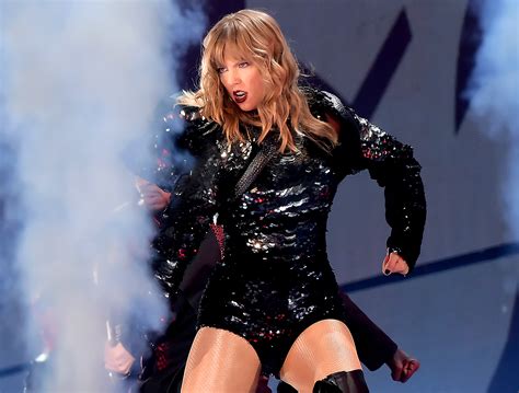 taylor swift s ‘reputation stadium tour setlist all world report