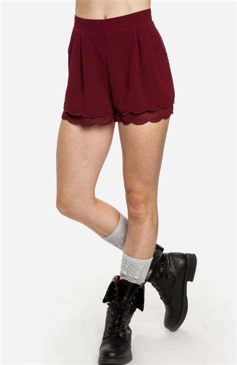 Dailylook Scalloped Edge Shorts In Burgundy Daily Look Scallop Shorts