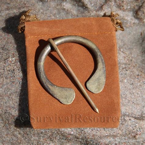 Survival Resources Blankets And Bivvies Solid Brass Blanket Pin 2