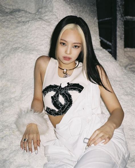 How you like that concept teaser (jennie ver.) how you like that music video teaser. BLACKPINK Jennie Stuns Wearing Snow Clothes In Latest ...