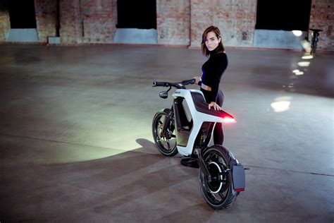 Novus Electric Motorcycle Is Beautiful Yet Has A Shockingly High Price