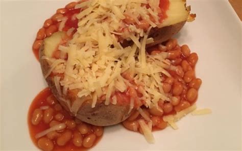 Calories in jacket potato with creamy mushroom sauce. Jacket Potato, Cheese and Beans | SmallerKnickers™