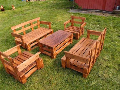 How To Make Your Own Pallet Garden Furniture