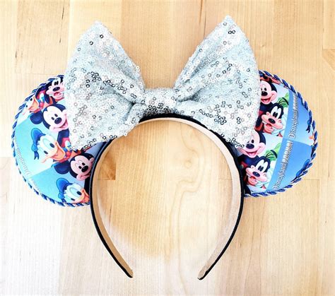 Disneyland Minnie Mouse Ears Headband Ears With Sequin Bow Etsy
