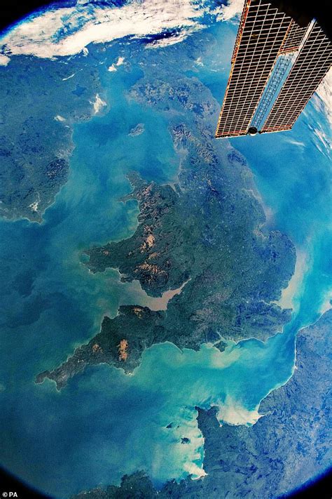 Stunningly Clear Aerial Image Of The Uk Taken By Nasa Astronauts
