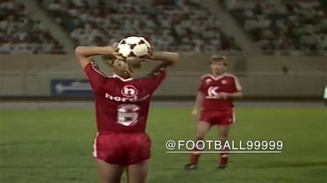 وأشار إلى ضرورة استغلال المساحات في طريقة اللعب، متوقعاً. مباراة المنتخب السعودي ونادي كالمار السويدي 1986- 0/1 ...