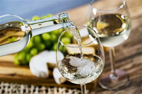 Every Major Type Of White Wine Explained White Wine Types Of White