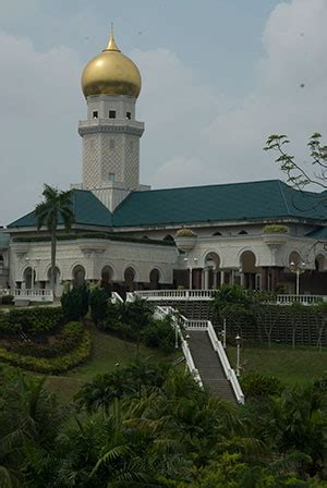 A hilly park named taman bandar diraja klang is located next to the palace. Istana Alam Shah - Visit Selangor