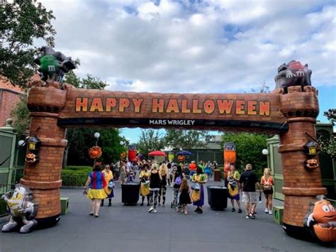 Mickeys Not So Scary Halloween Party Tips 3 Things Not To Do At The