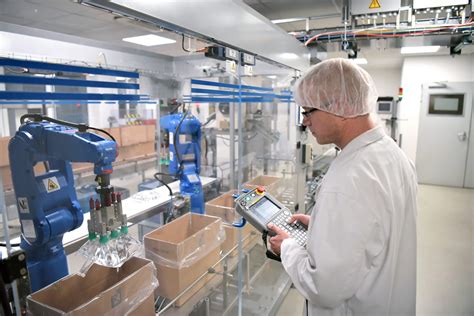 Na Manufatura E No Artesanato O Trabalhador Utiliza A Ferramenta