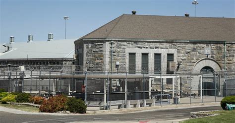 Folsom Prison Riot Leaves Inmate Dead Others Injured Huffpost