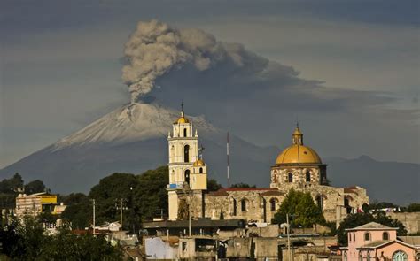 Mexico Popocatepetl Volcano Rumbles To Life Possible Eruption