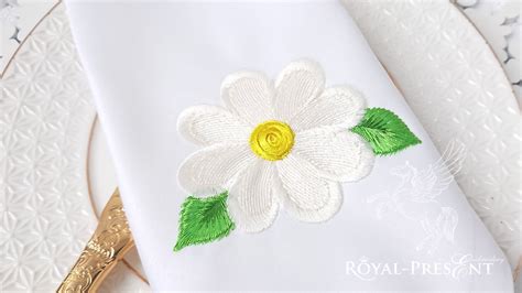 Free Machine Embroidery Design Daisy Royal Present Embroidery
