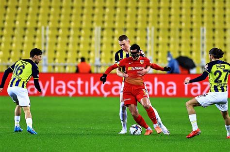 Kayserispor 10 kişiyle Fenerbahçeyi kupa dışına attı Fenerbahçe 0 1