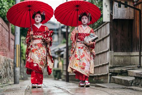 Kyoto Bans Photos In Famous Geisha District Due To Bad Tourist Behaviour