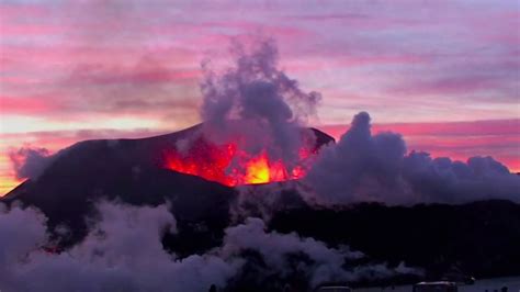 Volcanic Eruption In Iceland Fimmvorduhals March 27th