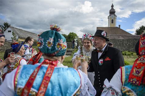 Wedding Traditions In Hungary Business Weddings