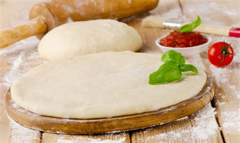 Comment faire sa propre pâte à pizza maison facilement 2023