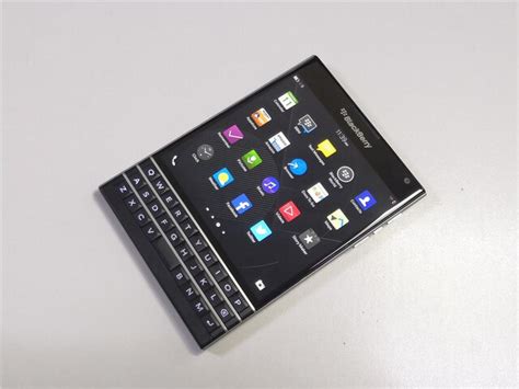 Original Blackberry Passport Q30 Quad Core 45inches Lte 3gb Ram 32gb
