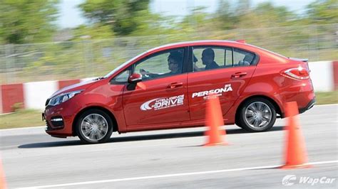 Bezza vs saga benda boleh gaduh buat apa nak bincang. New 2020 Perodua Bezza vs Proton Saga vs Proton Persona ...