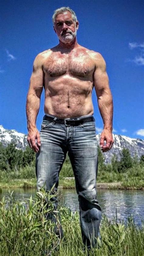 Pin De Gagabowie Em Bears Outdoors Homens Maduros Homens Peludo