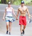 Katy Perry, Orlando Bloom Hold Hands on Romantic Hike in Hawaii: Photos