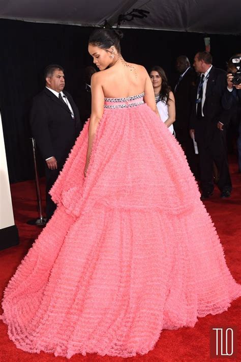 Grammys 2015 Rihanna In Giambattista Valli Couture Tom Lorenzo