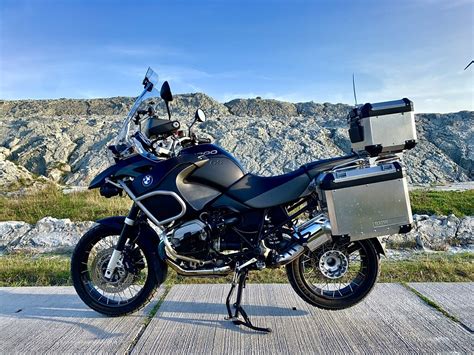 With automatic damping adjustment system and riding position compensation, the ride comfort and ride stability are once again increased. Huur een Bmw R 1200 GS Adventure voor €97 per dag