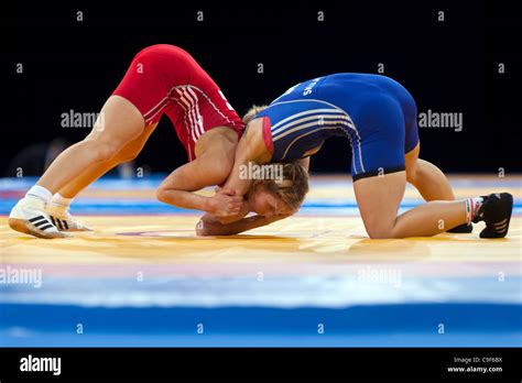 Women Wrestling Freestyle Hi Res Stock Photography And Images Alamy