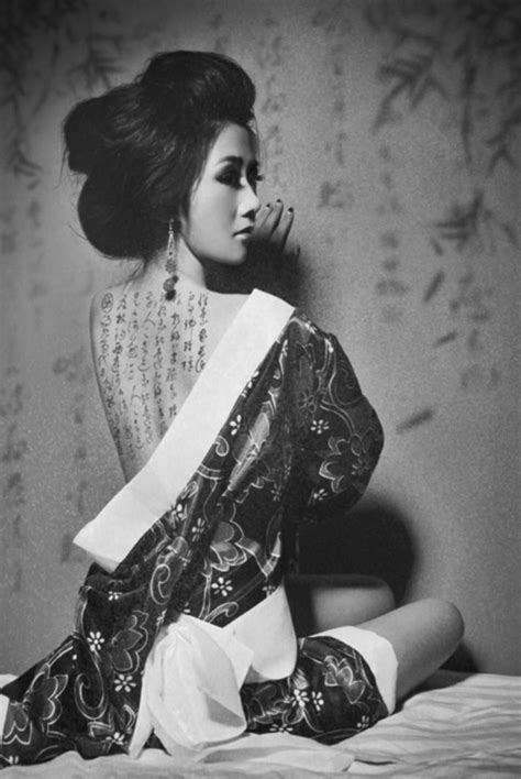 Black And White Geisha Series Photography Geisha Tattoos Poses