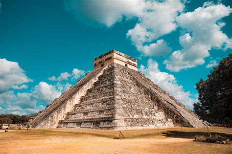 Foto De La Pirámide De Chichen Itza Chichenitza Mayaruins Mexico
