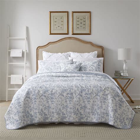 Laura Ashley King Quilt Set Cotton Reversible Bedding Set With Bonus