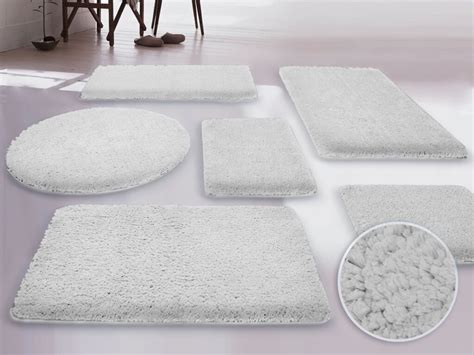 Bath mat sets can help enhance a bathrooms look and help make what could otherwise seem quite a sterile setting feel cosy. 15 Cool Bath Mat And Rugs For Your Bathroom - TheyDesign ...