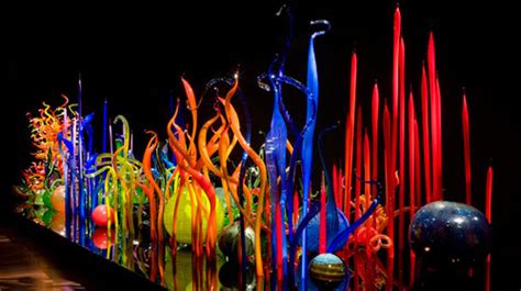 Breathtaking Glass Art Work From Dale Chihuly Design Swan