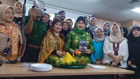 Bedah Buku PADMI Karya Halimah Munawir Di Taman Ismail Marzuki NKRIPOST