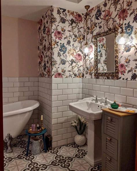 70 Inspiring Bathroom Wallpaper Ideas