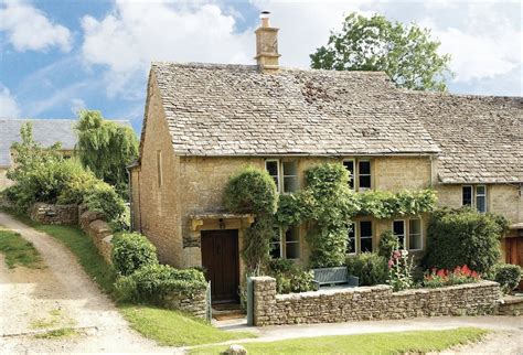4 Most Beautiful Cotswold Cottages For A Rural Getaway