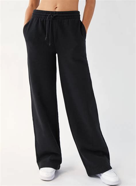 Tna Cozy Fleece Boyfriend Wide Sweatpant Aritzia Ca