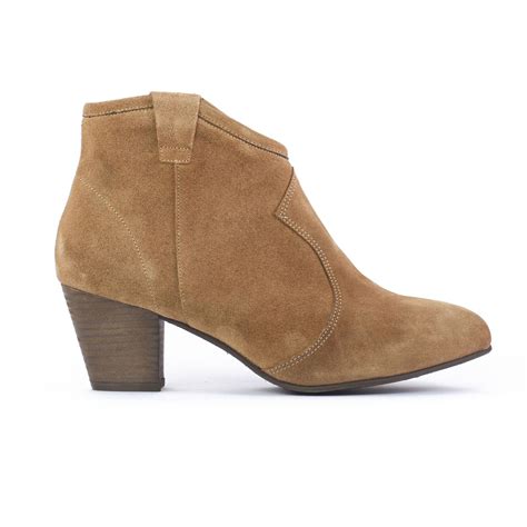 Apportez de l'élégance à vos tenues grâce à ces bottines à talon aiguille qui valorisera vos courbes. Scarlatine Co77011A Taupe | bottine talon beige automne ...