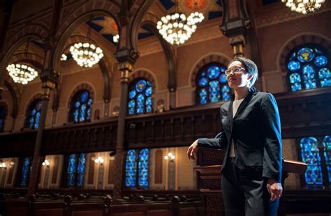 New Rabbi At Manhattan S Central Synagogue A Pioneer Wsj