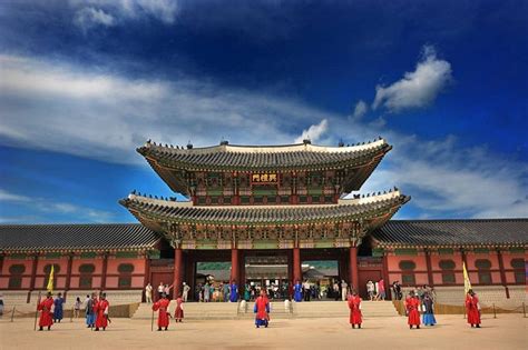 Kims Travel 5 Seoul Attractions That You Must See