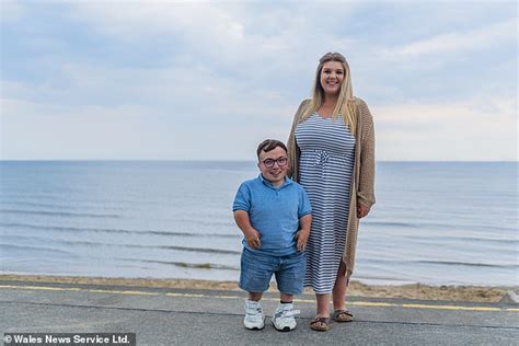 Couple With The Greatest Height Difference In The World Daily Mail Online