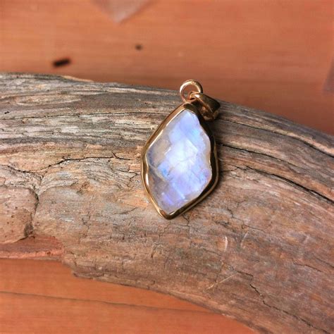 Raw Rainbow Moonstone Pendant 18k Gold Plated 925 Silver With Chain